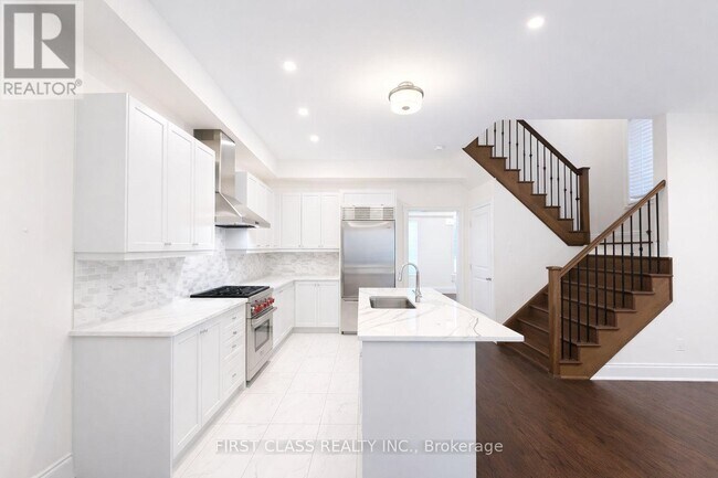 Building Photo - 9382 Bayview Ave