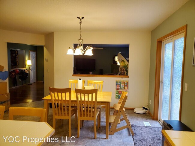 Building Photo - 4 br, 2.5 bath House - 18202 SE 12th Cir