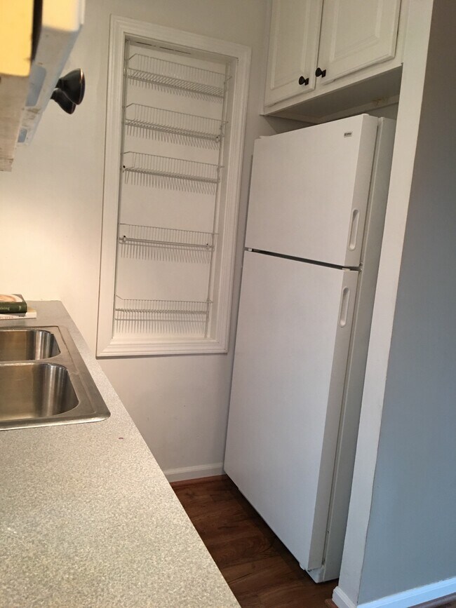 Cocina - 1750 N Marywood Ave