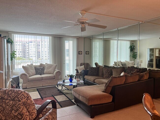 Building Photo - 3450 S Ocean Blvd
