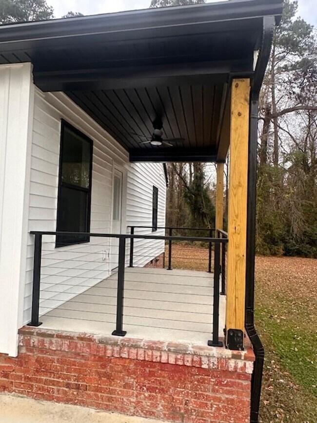 Foto del edificio - Charming 2BR House in Fayetteville