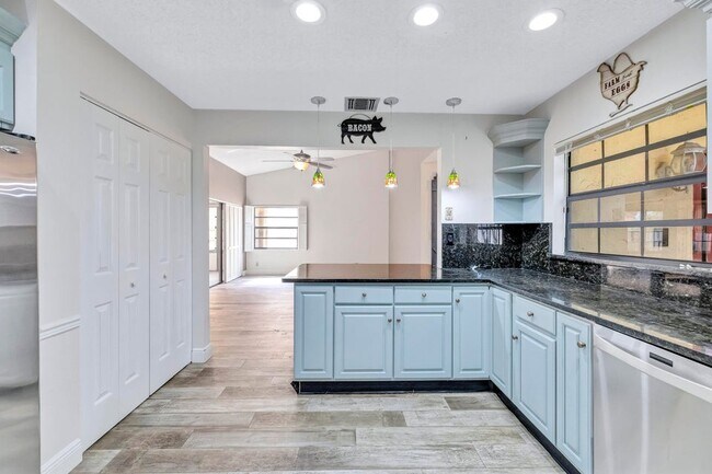 Foto del edificio - 2075 NW 15th Pl