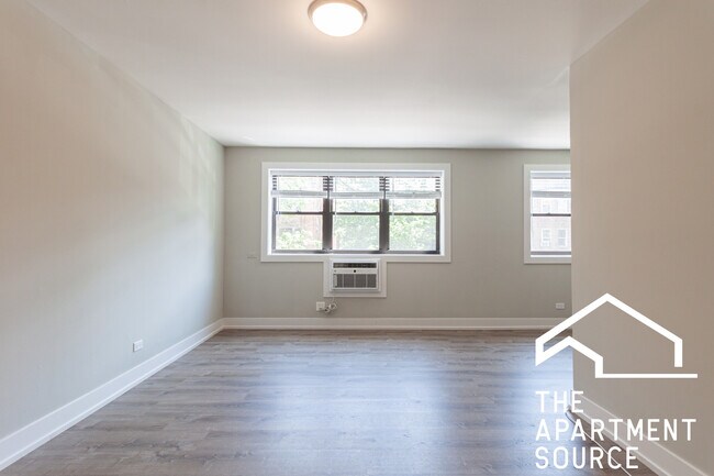 Foto del edificio - 529 W Surf St