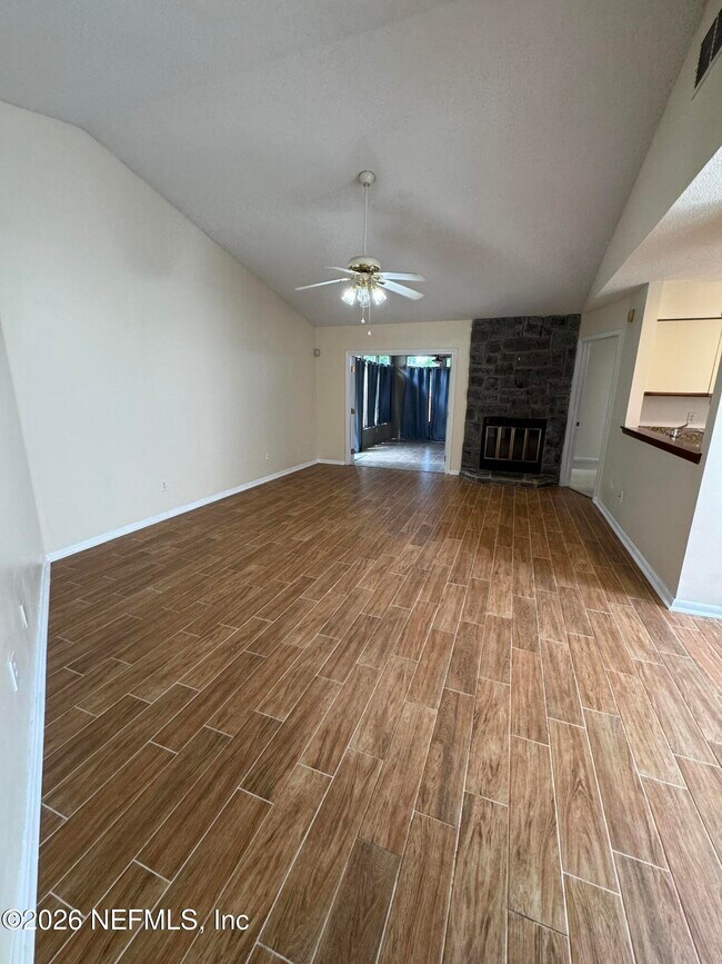 Foto del edificio - 8550 Goldeneye Ln