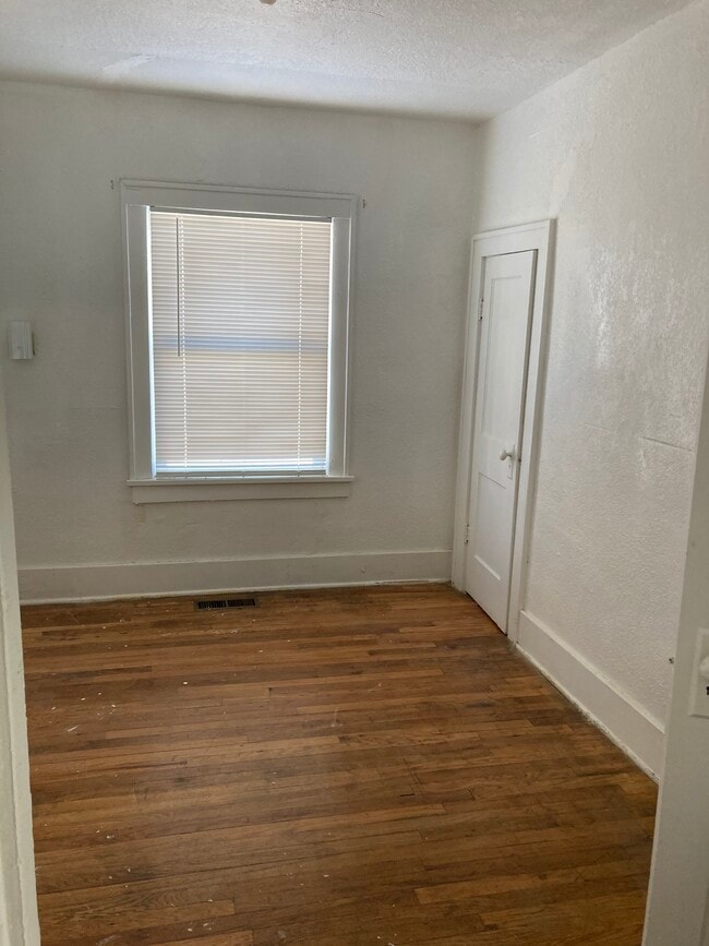 Building Photo - 805 Bradish Ave