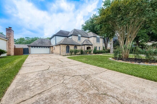 Building Photo - 15511 Rana Ct