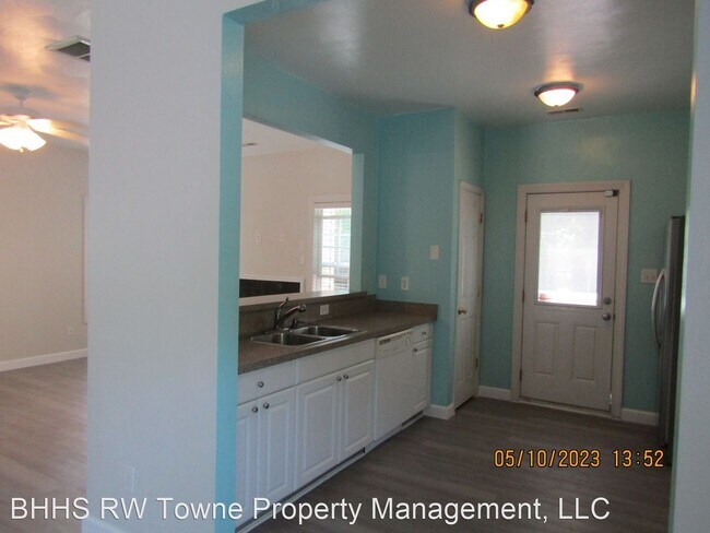 Building Photo - 3 br, 2.5 bath House - 2100 Ruth Street