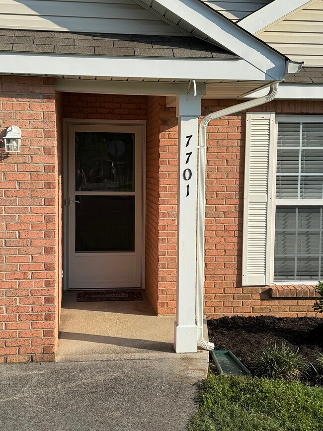 Foto del edificio - 7701 Red Bay Way