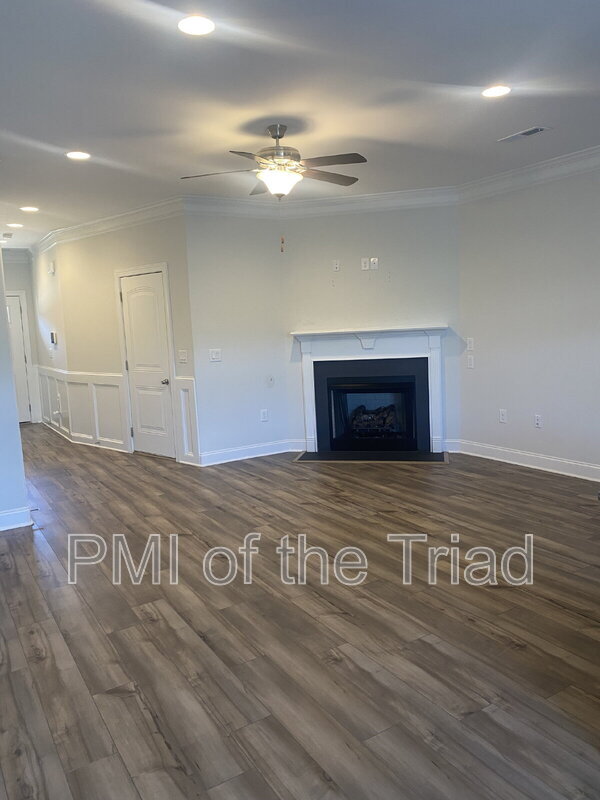 Foto del edificio - 3835 Thistleberry Rd