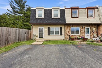 Building Photo - 701 Renner Rd