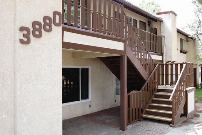 Foto del edificio - Downstairs 2-Bedroom Condo in Banning--55+ Gated Community!