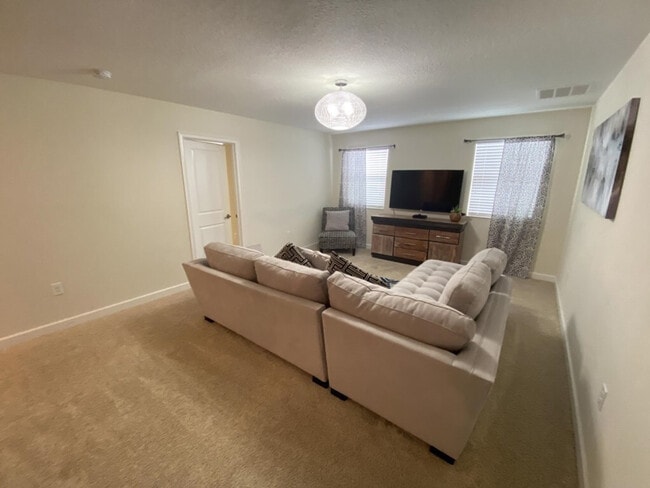 Building Photo - 9047 Stinger Dr