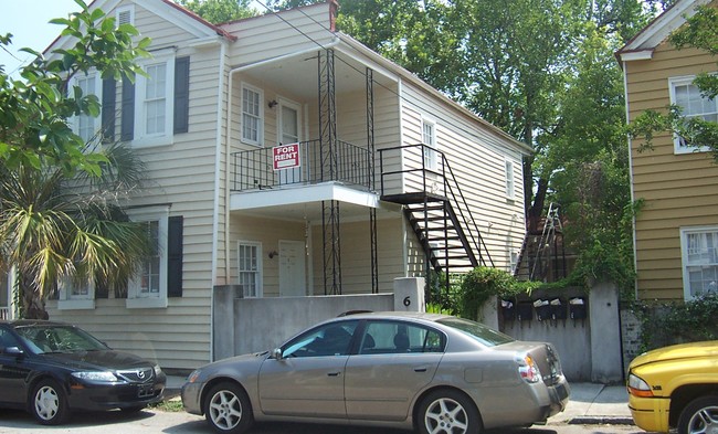 Building Photo - 6 Felix St