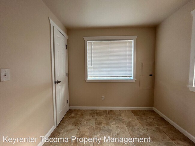 Building Photo - 2 br, 1 bath House - 807 112th St S