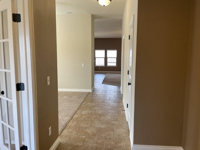 Photo - 2609 NW 182nd St (Edmond, OK) House