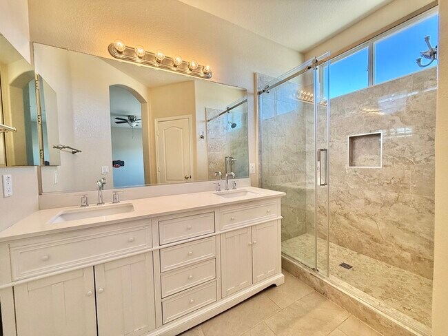 Foto del edificio - Fantastic 4-Bedroom, 2-Bathroom home For Rent in Avondale!