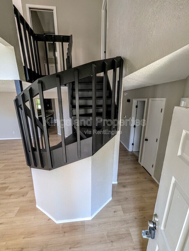 Foto del edificio - 2217 Wendy Way Dr