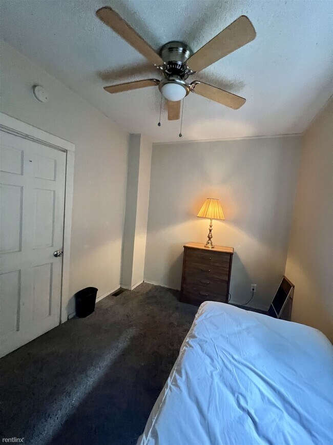 Foto del edificio - 1 br, 1 bath Duplex - 935 Prospect Avenue ...