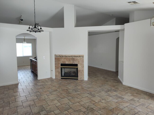 Building Photo - 3 bedroom 2 bath single story North Las Vegas