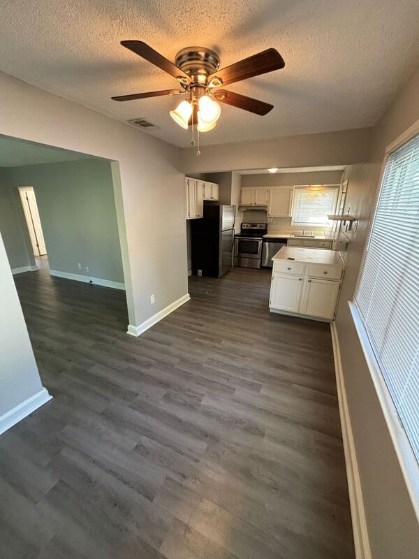 Building Photo - 1140 Northdale Ave