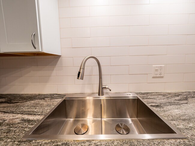 Foto del edificio - 4722 W Rose Ln