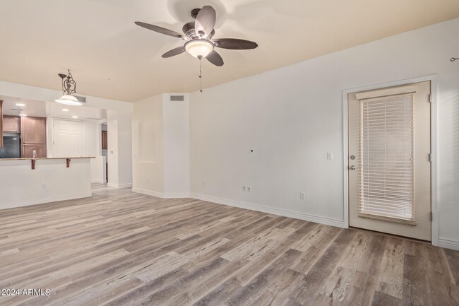 Building Photo - 5450 E Deer Valley Dr