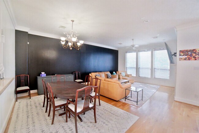 Foto del edificio - 2410 Dorrington St