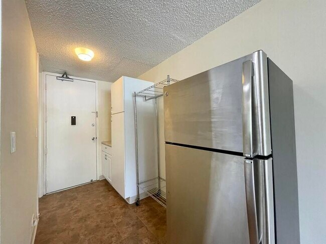 Building Photo - 1718 Anapuni St