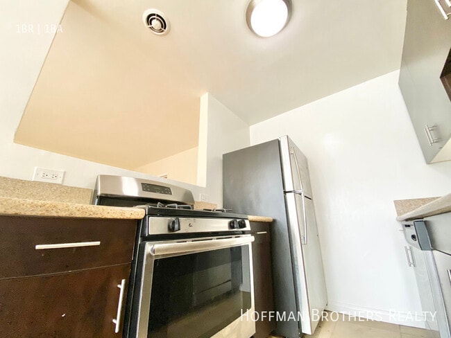 Foto del edificio - 1326 Flores St