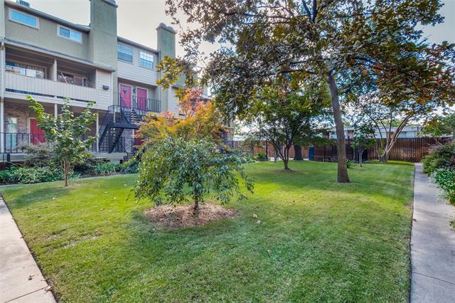 Foto del edificio - 5740 Martel Ave