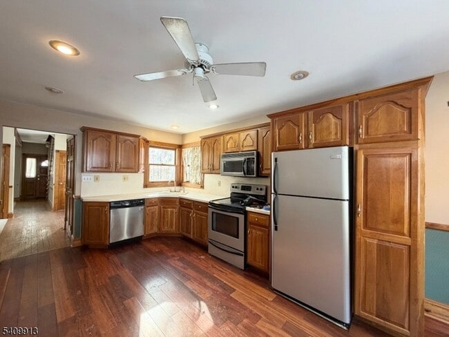 Foto del edificio - 147 Millbrook Ave