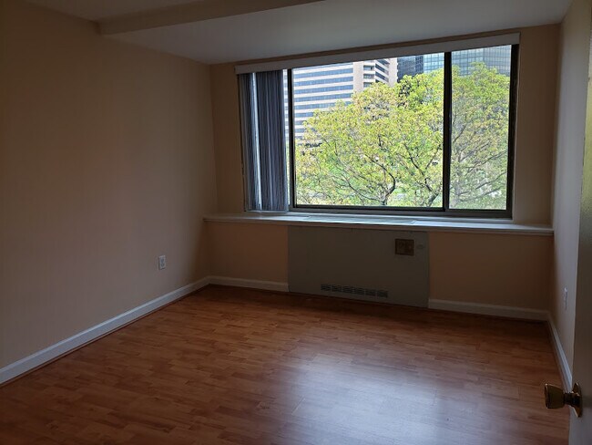 Bedroom - 1111 Arlington Blvd