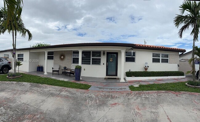 Building Photo - 875 W 72nd Pl