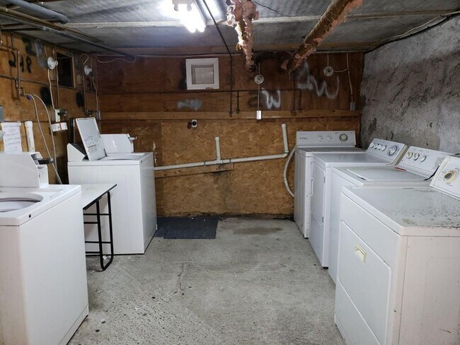 Laundry - 246 Eagle St