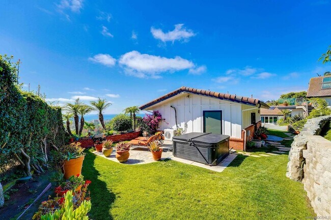 Foto del edificio - 6435 El Camino Del Teatro