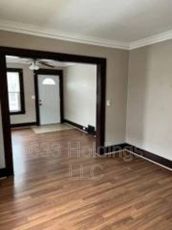 Building Photo - 1308 E Fairoaks Ave