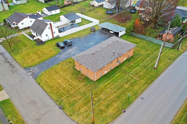 Foto del edificio - 560 Gladys St SE