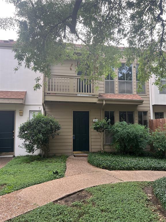 Foto principal - 2100 Tanglewilde St