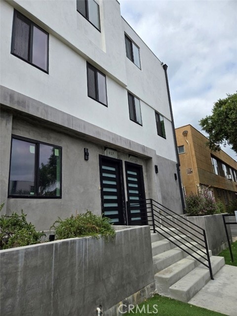 Foto del edificio - 837 N Harvard Blvd