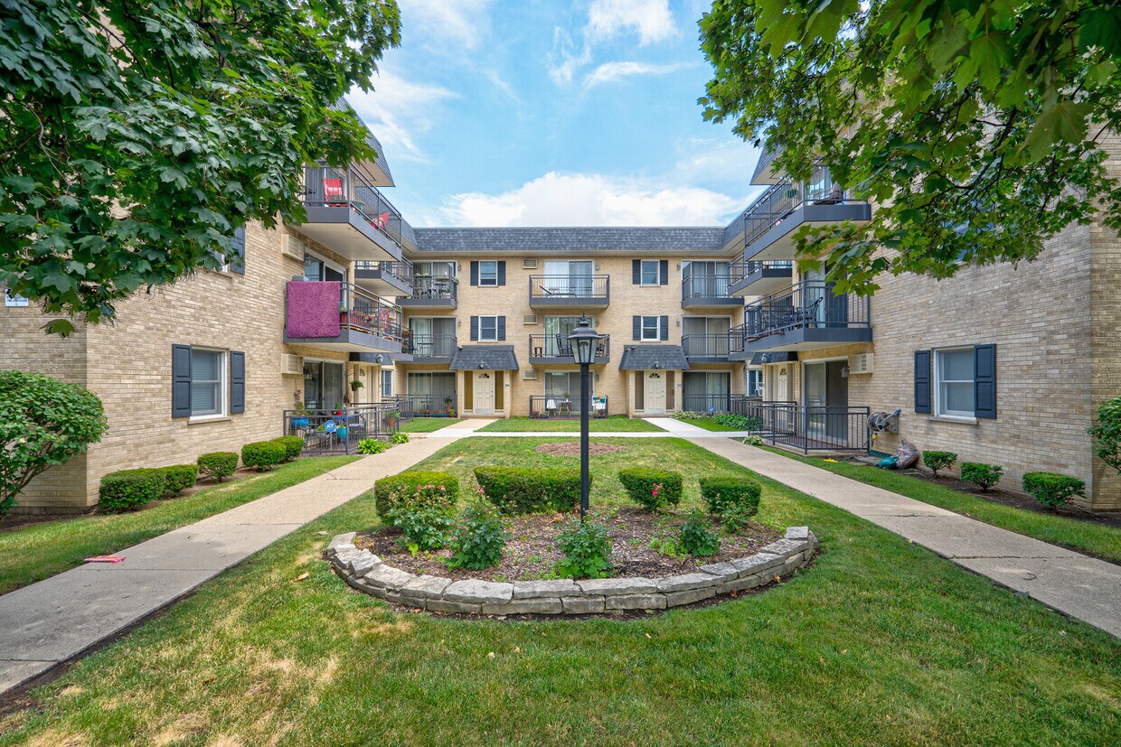 1039 N Harlem Ave Unit 1SC, Oak Park, IL 60302 Condo for Rent in Oak