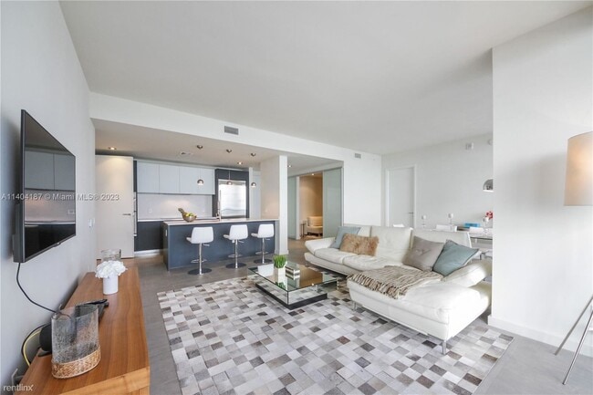 Building Photo - 2 br, 3 bath Condo - 1300 Brickell Bay Dr ...