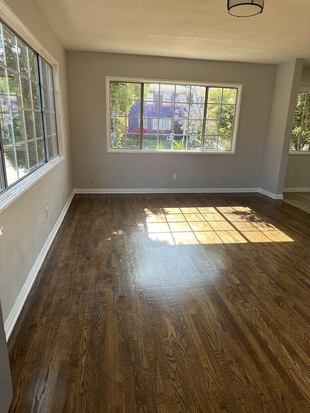 living room - 4419 Sunset Dr