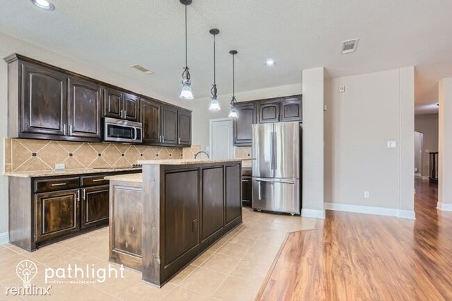 Foto del edificio - 4 br, 3 bath House - 210 Debbie Way UNIT