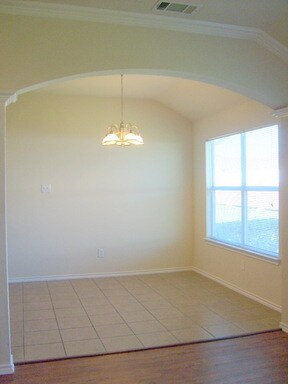 Building Photo - 815 Nandina Way