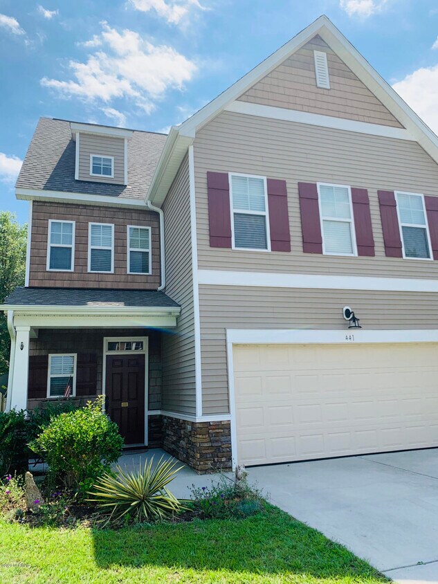 441 Bald Cypress Ln, Sneads Ferry, NC 28460