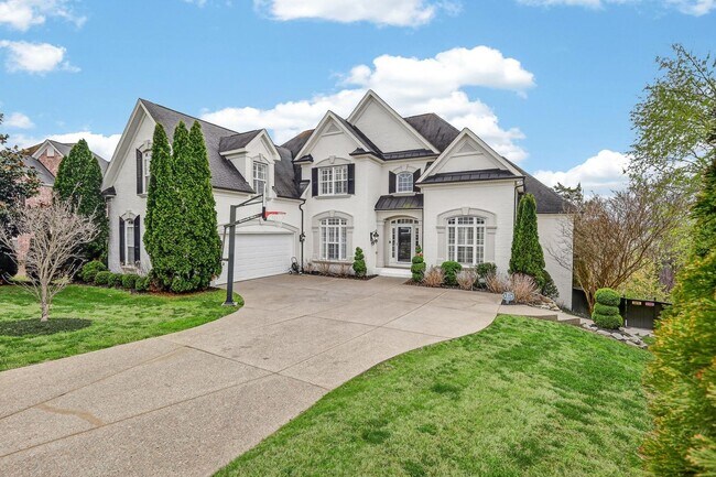 Foto del edificio - Beautiful 6BR Executive Brentwood Home with Pool