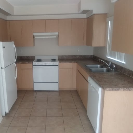 Foto principal - 7465 Canterbury St