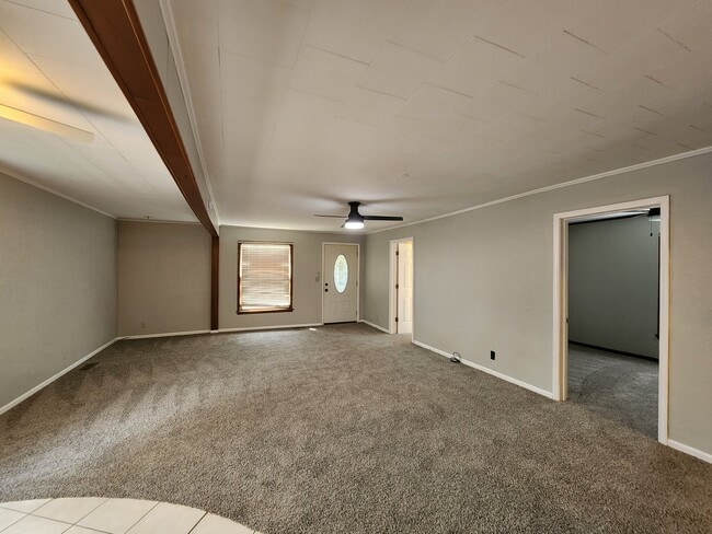 Building Photo - 501 Cowgill St