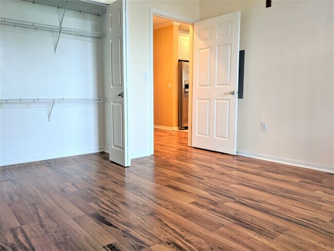 Foto del edificio - 3872 S Lake Dr