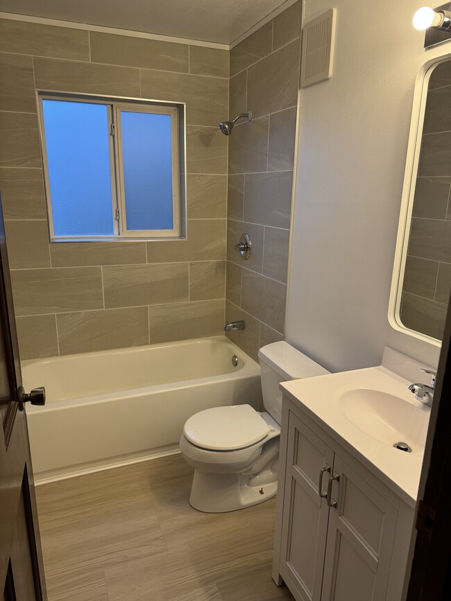 Foto del edificio - 222 N Beacon St